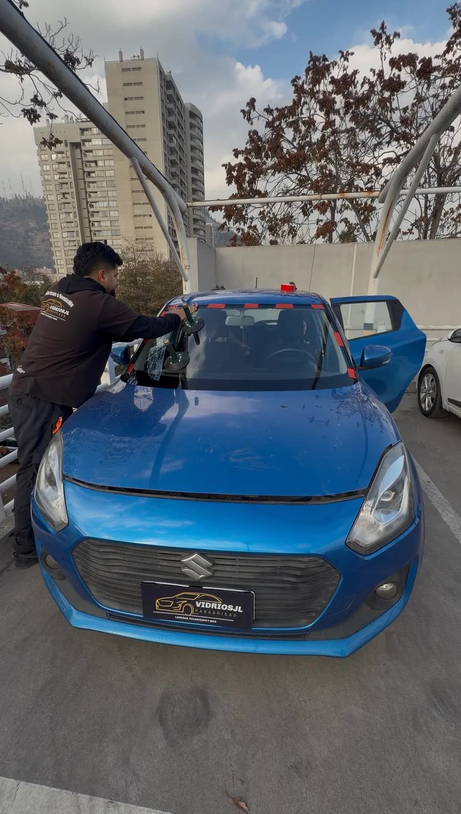 Suzuki Swift — cambio de parabrisas