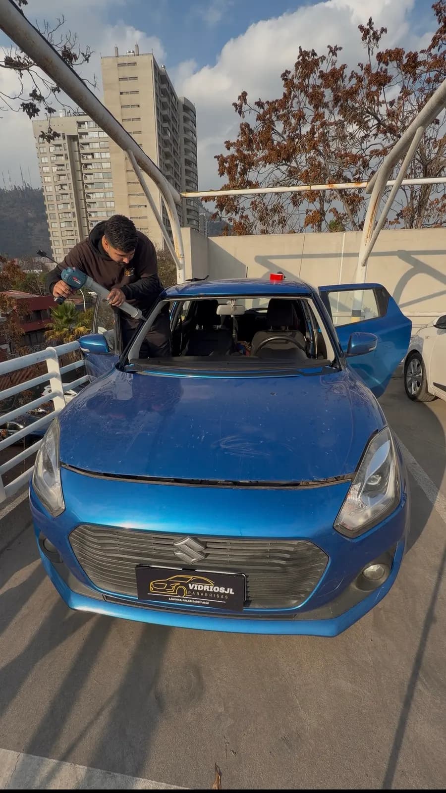 Suzuki Swift — instalación en proceso